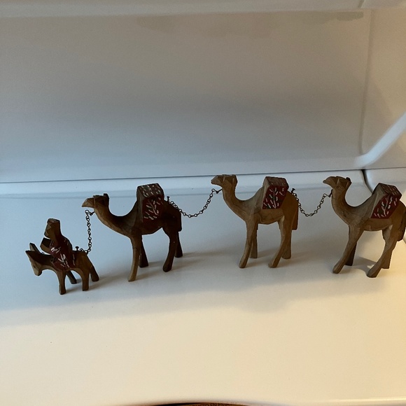 Handcarved camel train - Picture 1 of 9